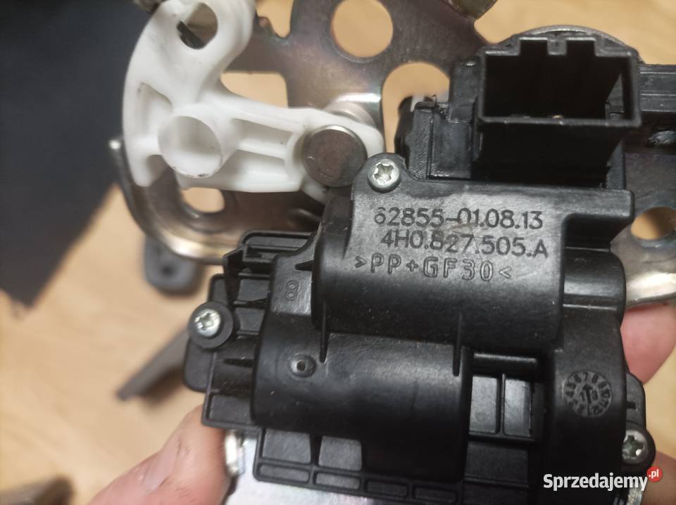 Audi A3 8V zawiasy pokrywy bagażnika zawiasy Karoseria Łódź