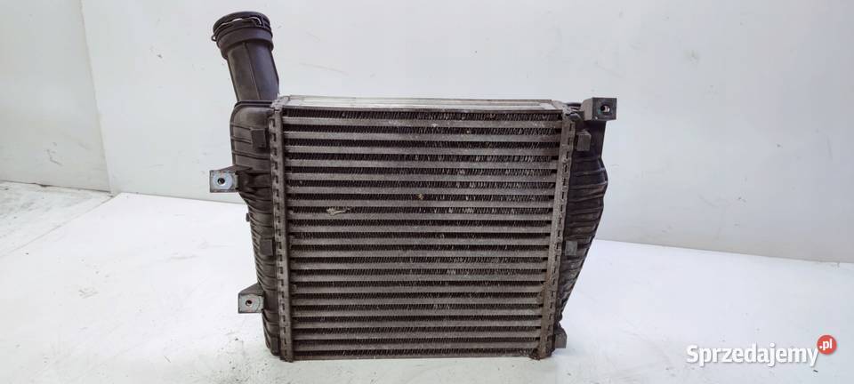 CHŁODNICA INTERCOOLER PRAWY AUDI Q7 4L 7L6145804 Przystajń