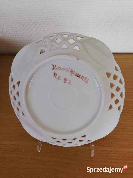 Talerz porcelanowy ażurowa porcelana z motywami