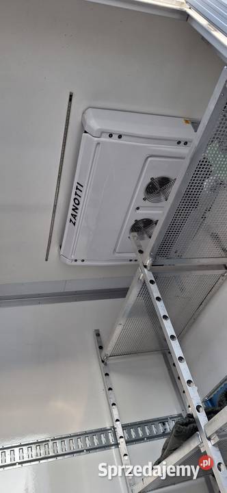Zabudowa chłodnia do Iveco