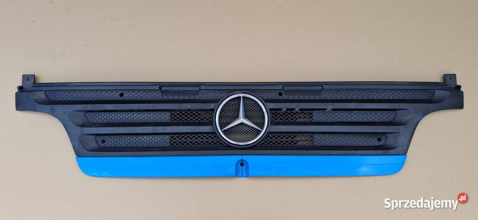 MERCEDES ATEGO GRILL ATRAPA CHŁODNICY EMBLEMAT Bieleń