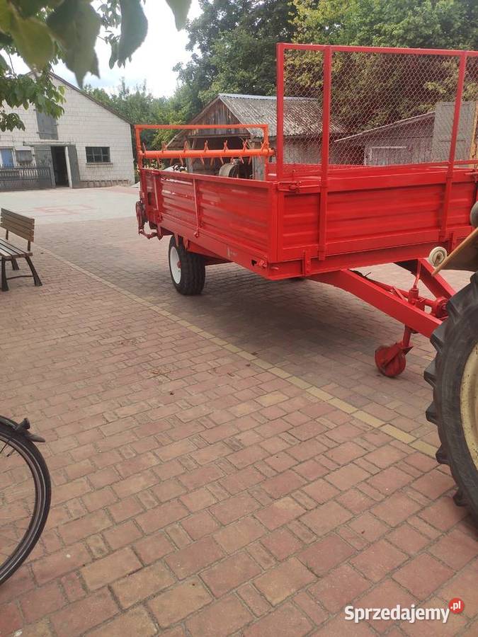 Przyczepka 4 tony rozrzutnik obornika 1 osiowy nieuszkodzony Rozrzutniki obornika Iłża sprzedam