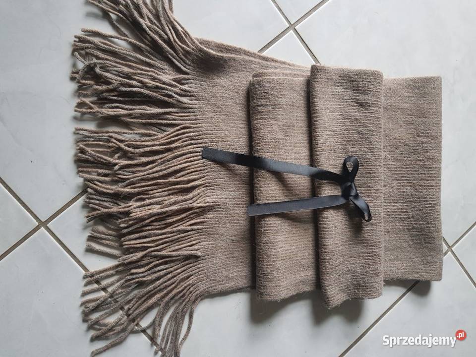 Długi wełniany szal chusta szalik pareo okrycie Kielce