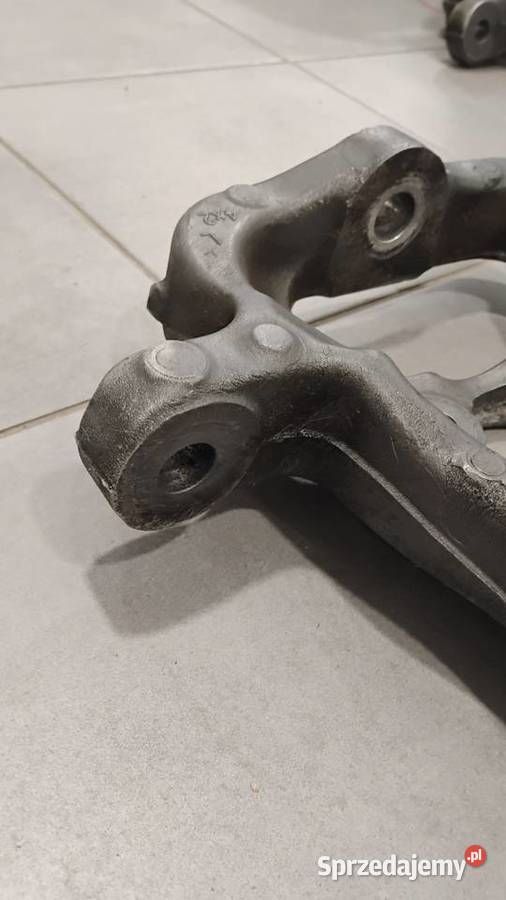 Zwrotnica prawa lewa RAM 1500 4 gen IV stan sprzedam