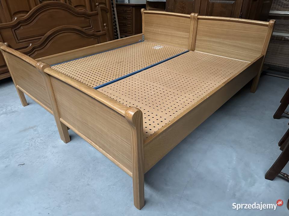 Duże łóżko 180200 ze stelażem Łóżka