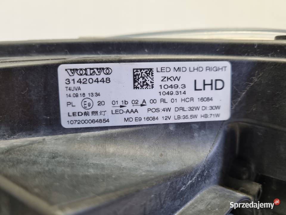 LAMPA PRAWA Volvo V40 II XC40 LIFT PRZEDNIA Części samochodowe