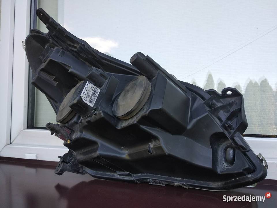 Opel Astra H lampy przednie reflektory prawy
