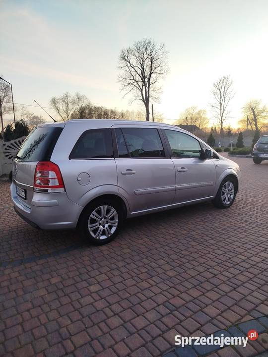 Opel Zafira automat 2012 stan nieuszkodzony Boruja Nowa sprzedam