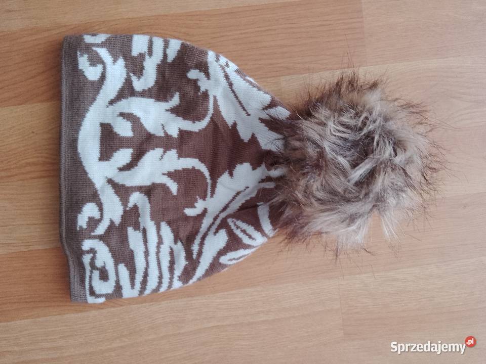 Czapka damska z pomponem Nakrycia głowy małopolskie Chrzanów