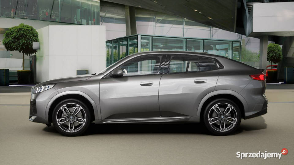 BMW iX2 iX2 eDrive20 Dostępne ręki Łódź sprzedam