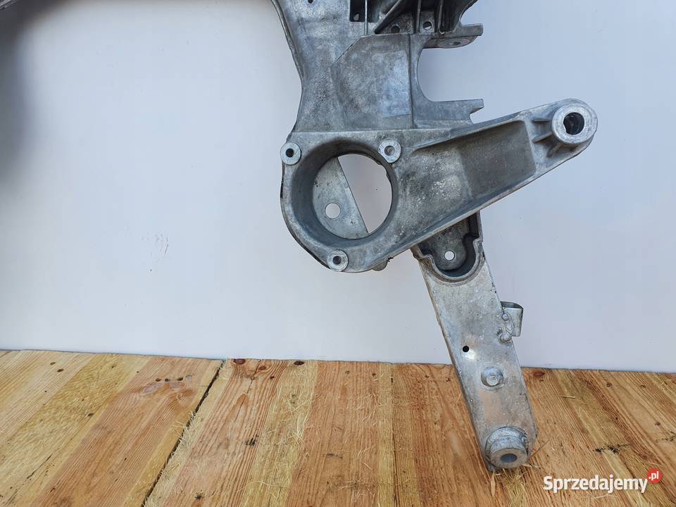 BMW F01 750 i 44 BITURBO SANKI BELKA POD SILNIK Rudka sprzedam