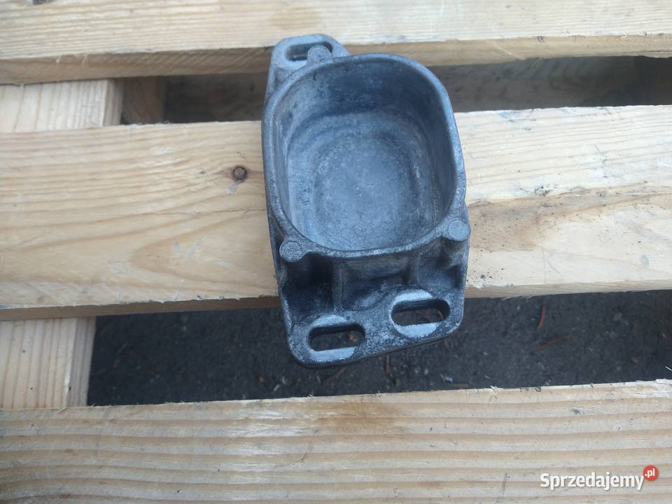 ŁapaUchwytMocowanie silnika 8D0 199 335Q Radziszów