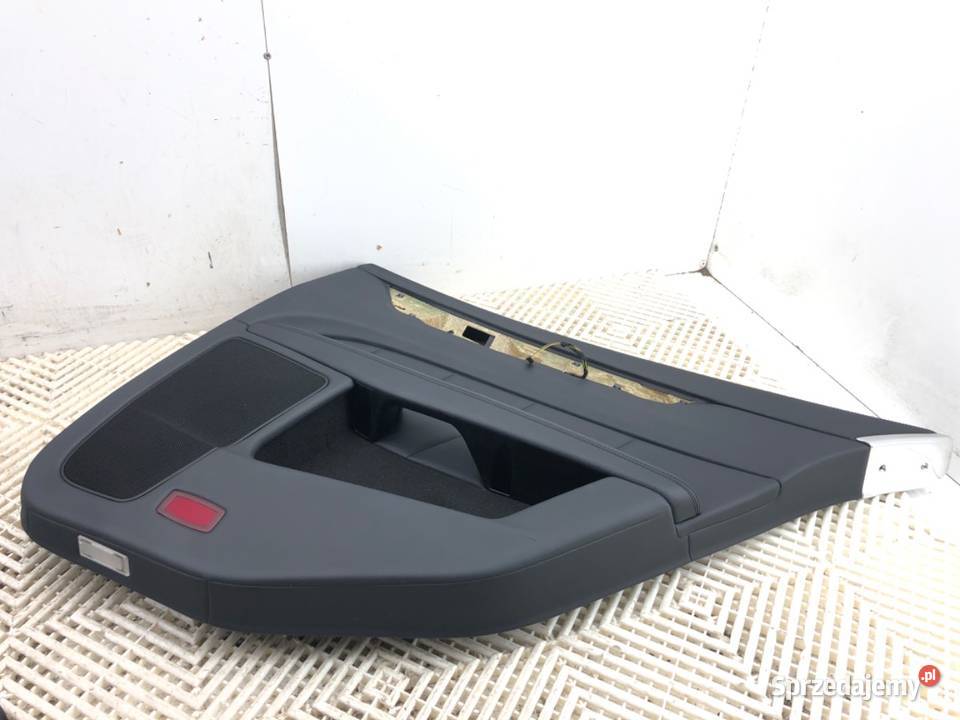 BOCZEK DRZWI PRAWY TYŁ MERCEDES C218 Hatchback