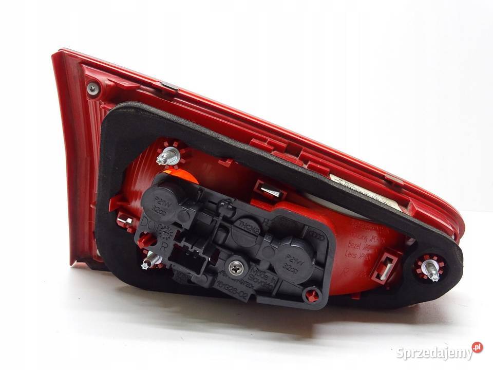 LAMPA PRAWA PRAWY TYŁ TYLNA W KLAPE AUDI A4 B8 osobowe małopolskie