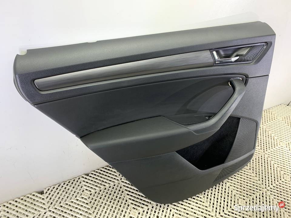 BOCZEK DRZWI LEWY TYŁ SKODA KODIAQ Hatchback