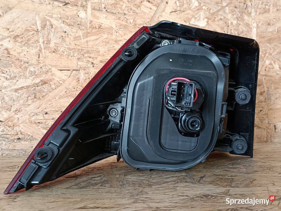 VW GOLF VII MK7 LAMPA PRAWY TYŁ 5G0945096 VALEO Pleszew