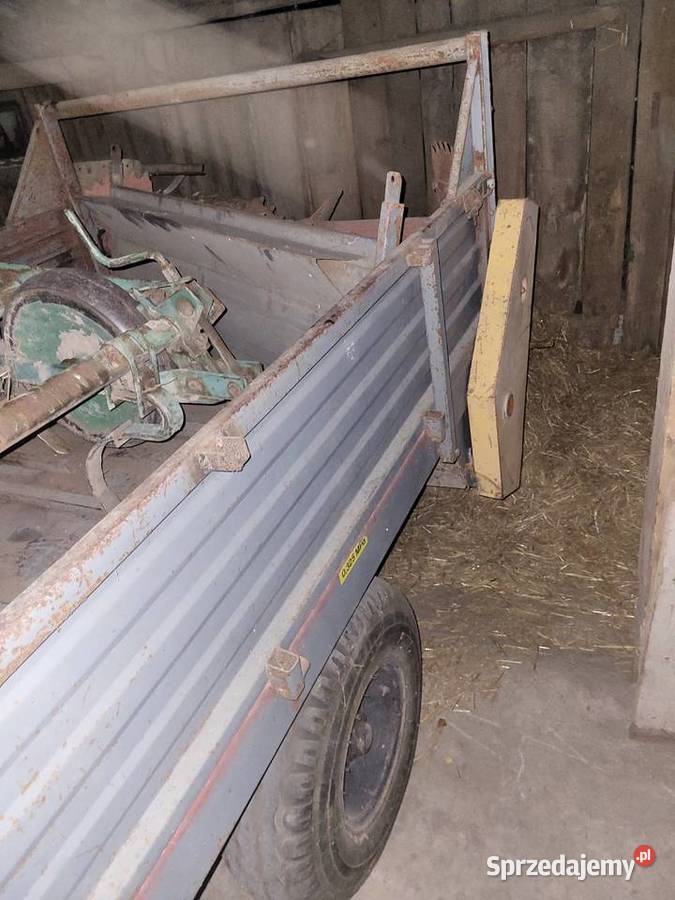 Rozrzutnik agromet brzeg nieuszkodzony Rozrzutniki obornika Kazanów