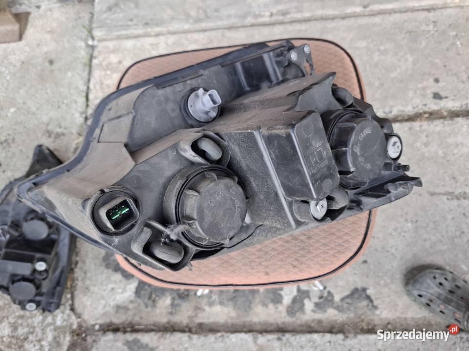 Sprzedam lampy przednie Opel Antara Tomaszowice
