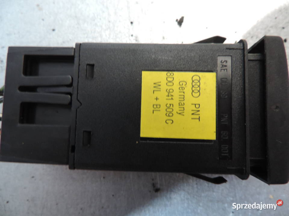 WŁĄCZNIK ŚWIATEŁ AWARYJNYCH AUDI A4 B5 Rok produkcji 1998 Nowy Sącz