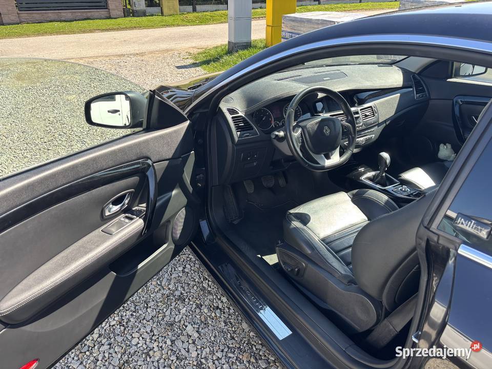 Renault Laguna III coup initiale Paris nieuszkodzony Jasło