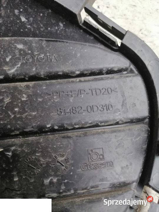 Toyota Yaris III kratka zderzaka przód lewa osobowe lubelskie Kozubszczyzna
