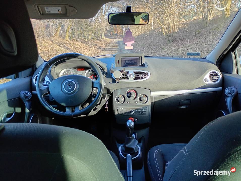 Renaulta Clio 3 12 benzyna 2009r Trzebnica