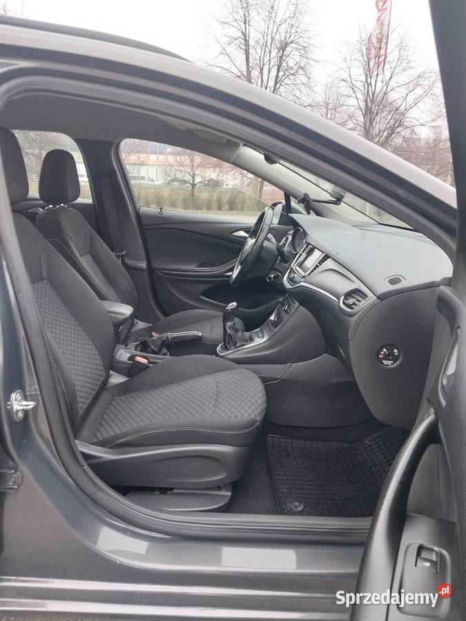Opel Astra K 201716 CDTIidealny stanzadbanesalon Warszawa