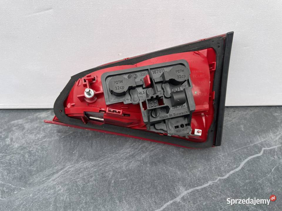 AUDI A4 S4 LEWA LAMPA W KLAPĘ SEDAN Lampy tylne