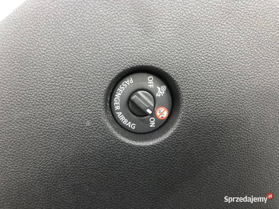 OSŁONA KONSOLI DESKI PRAWA 689201104R DUSTER II