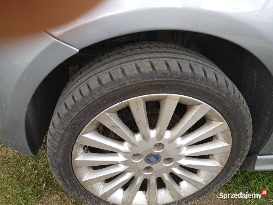 Fiat grande Punto 14 benz 6 biegów alu 17 nieuszkodzony Kępno sprzedam