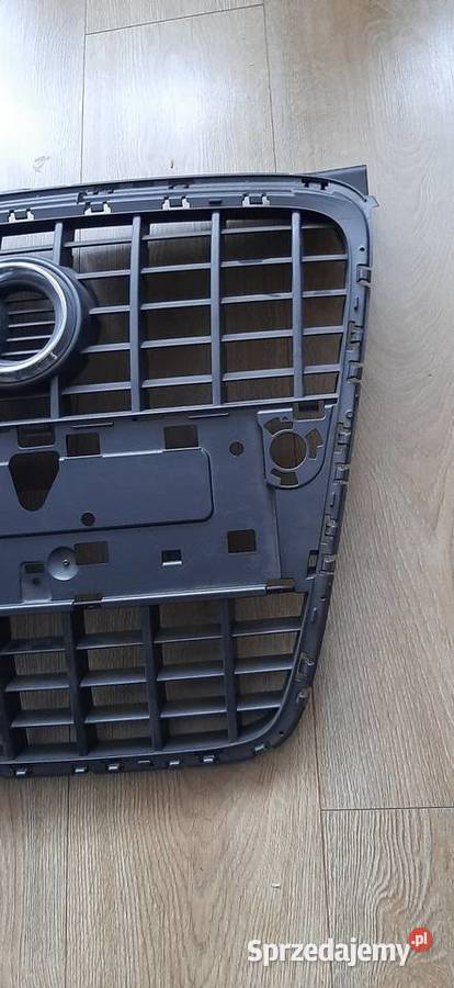 GRILL AUDI A4 B7 SLINE 0508 8E0853651M osobowe Kościerzyna