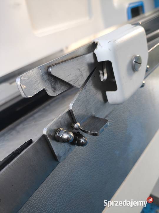 Podstawa noszy podnośnik nożycowy ambulans Akcesoria motocyklowe sprzedam