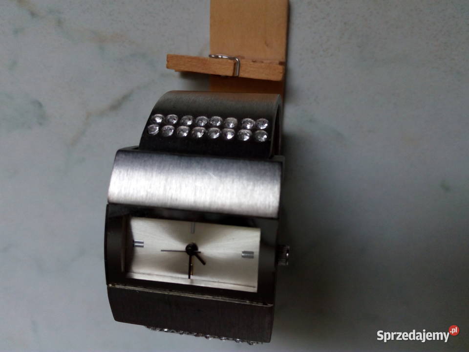 Damski zegarek na reke