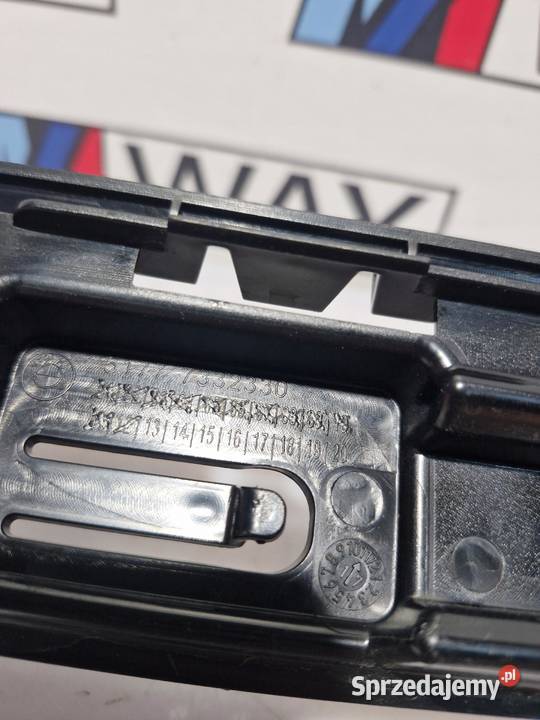 BMW X1 F48 ŚLIZG PROGU PRAWY 7332330