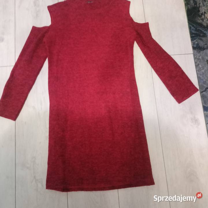 Bordowa sukienka sweterkowa MINI z odkrytymi Weronikopole
