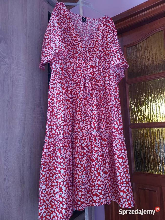 Sukienka z kwiatowym wzorem Długość Maxi Policzna sprzedam