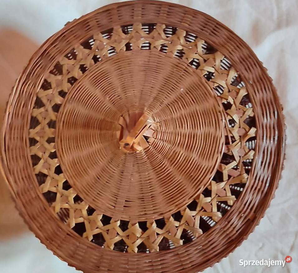 Pojemnik wiklinowy okrągły z przykrywką koszyk