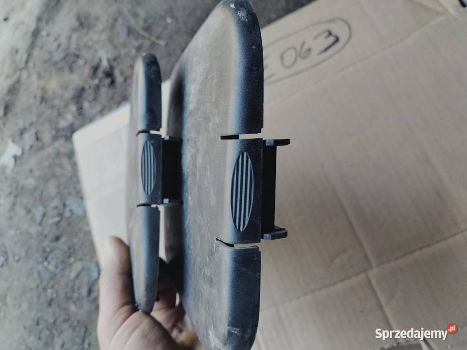 osłona lamp klapy bagażnika sedan AUDI 80 90 B4 lubelskie Kamień-Kolonia