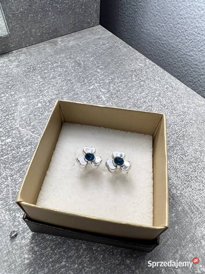 Kolczyki srebrne z zielonym diamentem Kolczyki Jasło