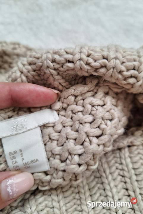 Gruby kremowy sweter półgolf beżowy HM 36
