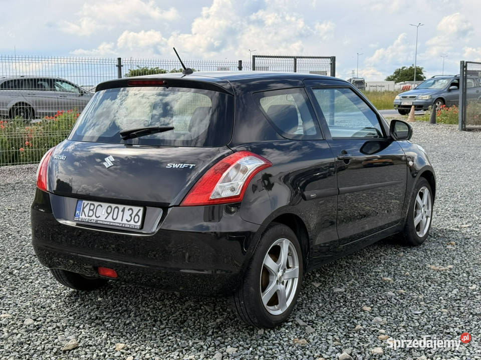 Suzuki Swift 12 16V VVT 94 20102011r 147800km Wrocław sprzedam