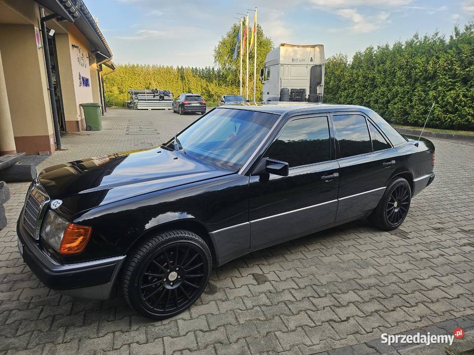 Mwrcedes Benz W 124 250 D stan kolekcjonerski Sedan / Limuzyna Żyraków