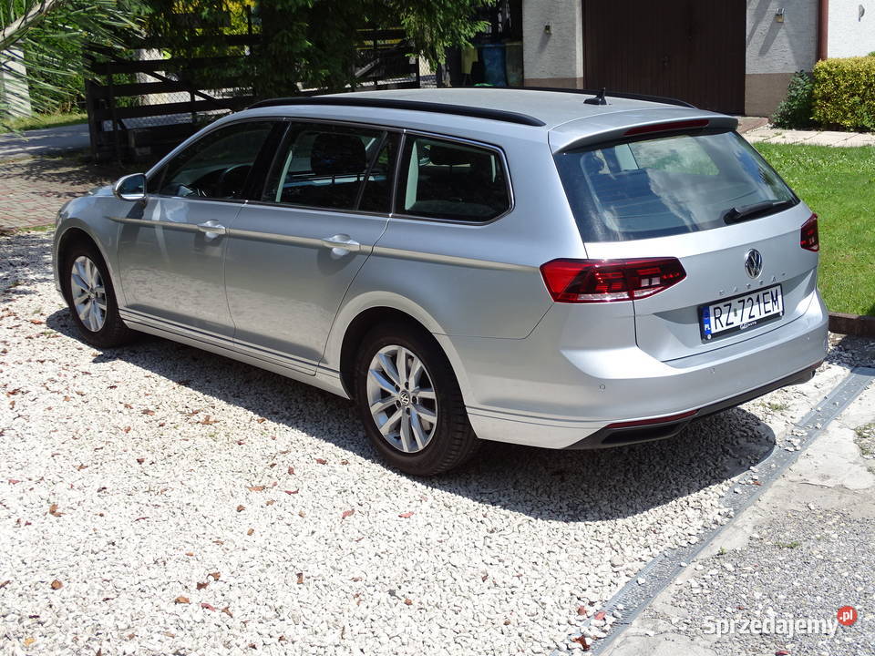 Salon nowy model X2019 Navi DSG radar podgrzewane fotele Passat