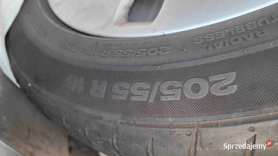 Felgi 5 x 100 z oponami lato Radom