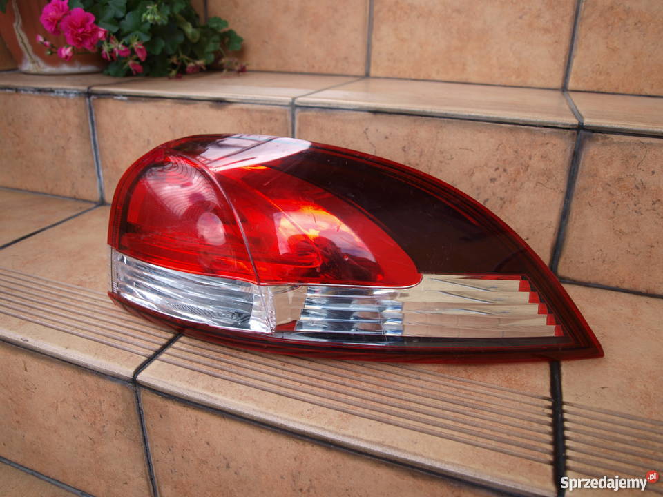 Renault Clio Kombi lampa tylna prawa 2013 2018r Oświetlenie wielkopolskie Kalisz
