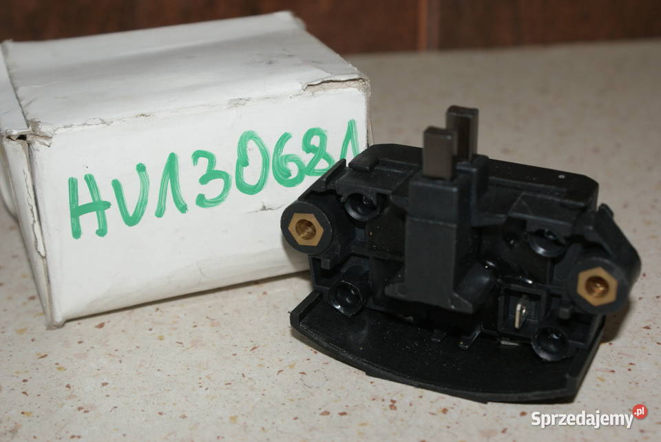 HU130681 Regulator napięcia 14V AUDI 100 80 90 Białobrzegi
