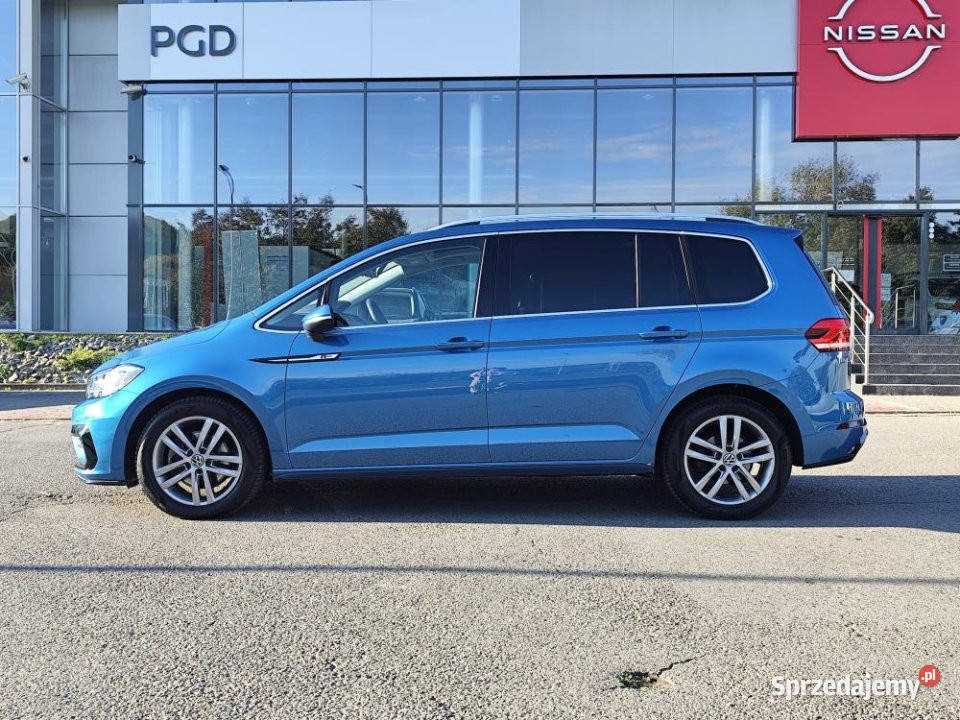 Volkswagen Touran 2023r salon panorama hak Kraków