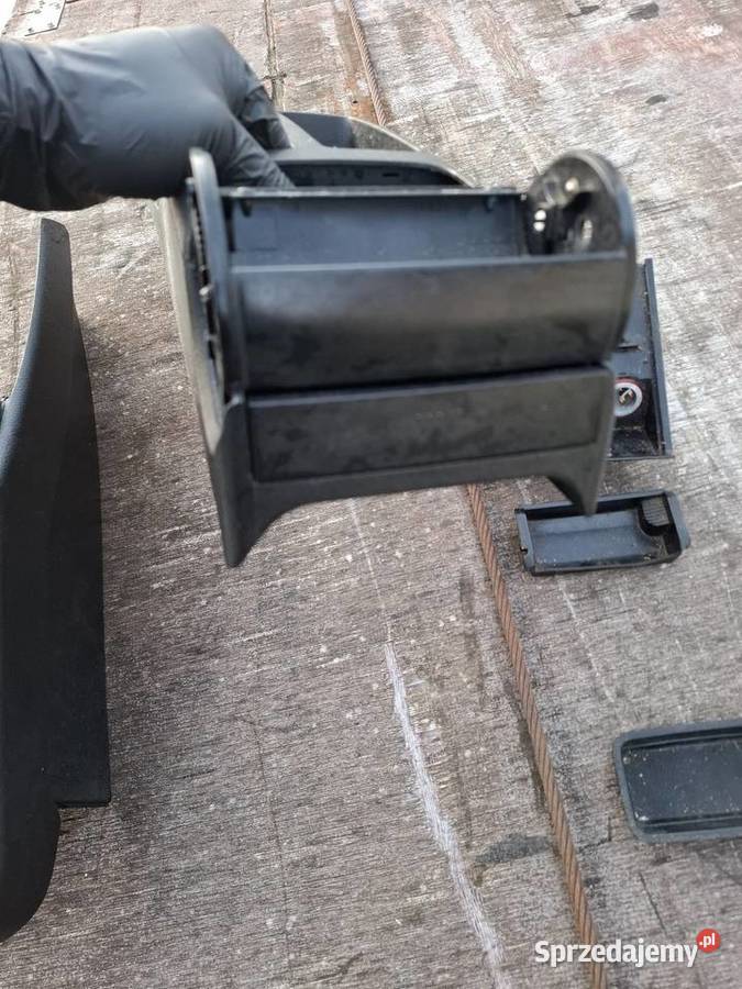 Tunel środkowy uchwyt na napoje popielniczka VW Motoryzacja Przyborów