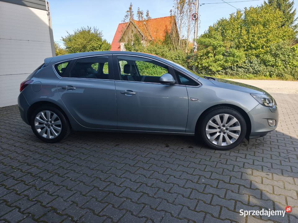 Opel Astra 16 benzyna Led Xenon światła przeciwmgielne Pasłęk