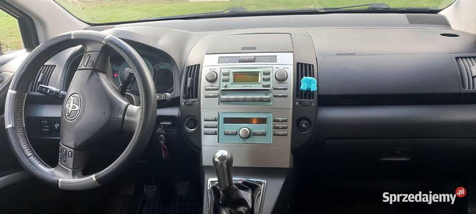 Toyota verso Bodzentyn